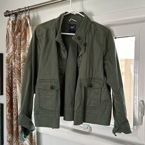 Gap olive cropped swing jacket